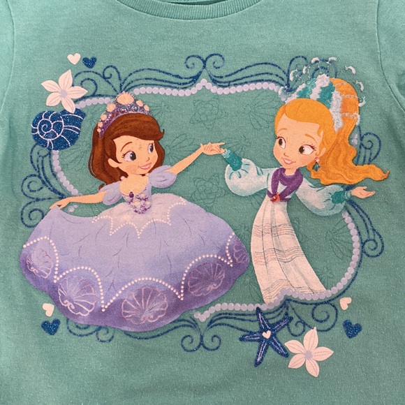 Disney size xs(4) tshirts Belle, Rapunzel, Sofia the first and Finding Nemo Dory - Picture 6 of 9